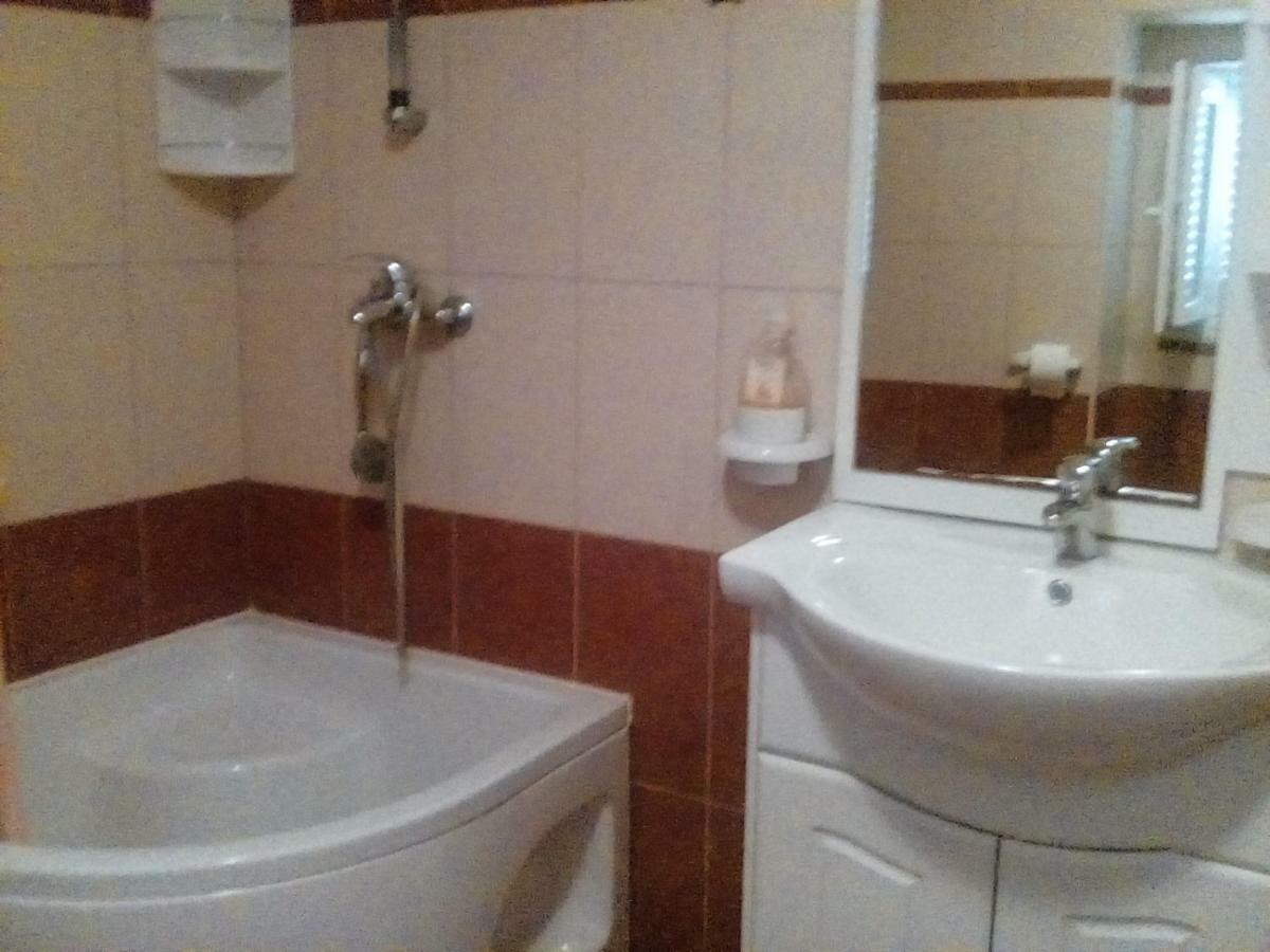 Apartmani Sersic Baska  Bagian luar foto